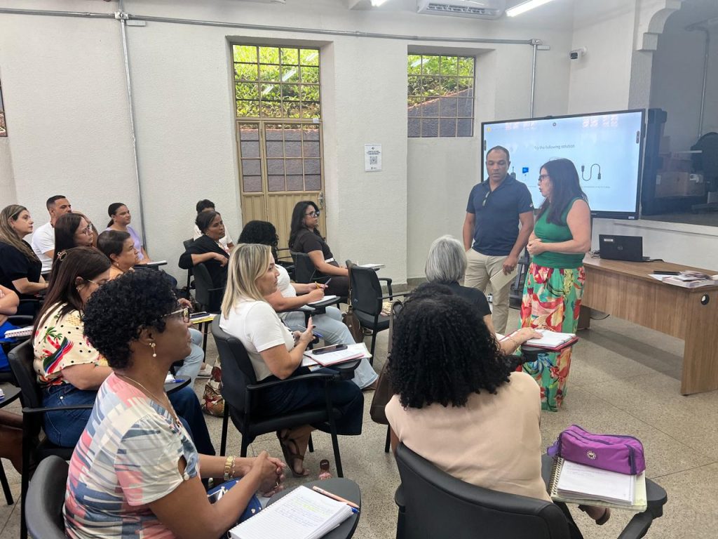 Reunião de diretores de escolas