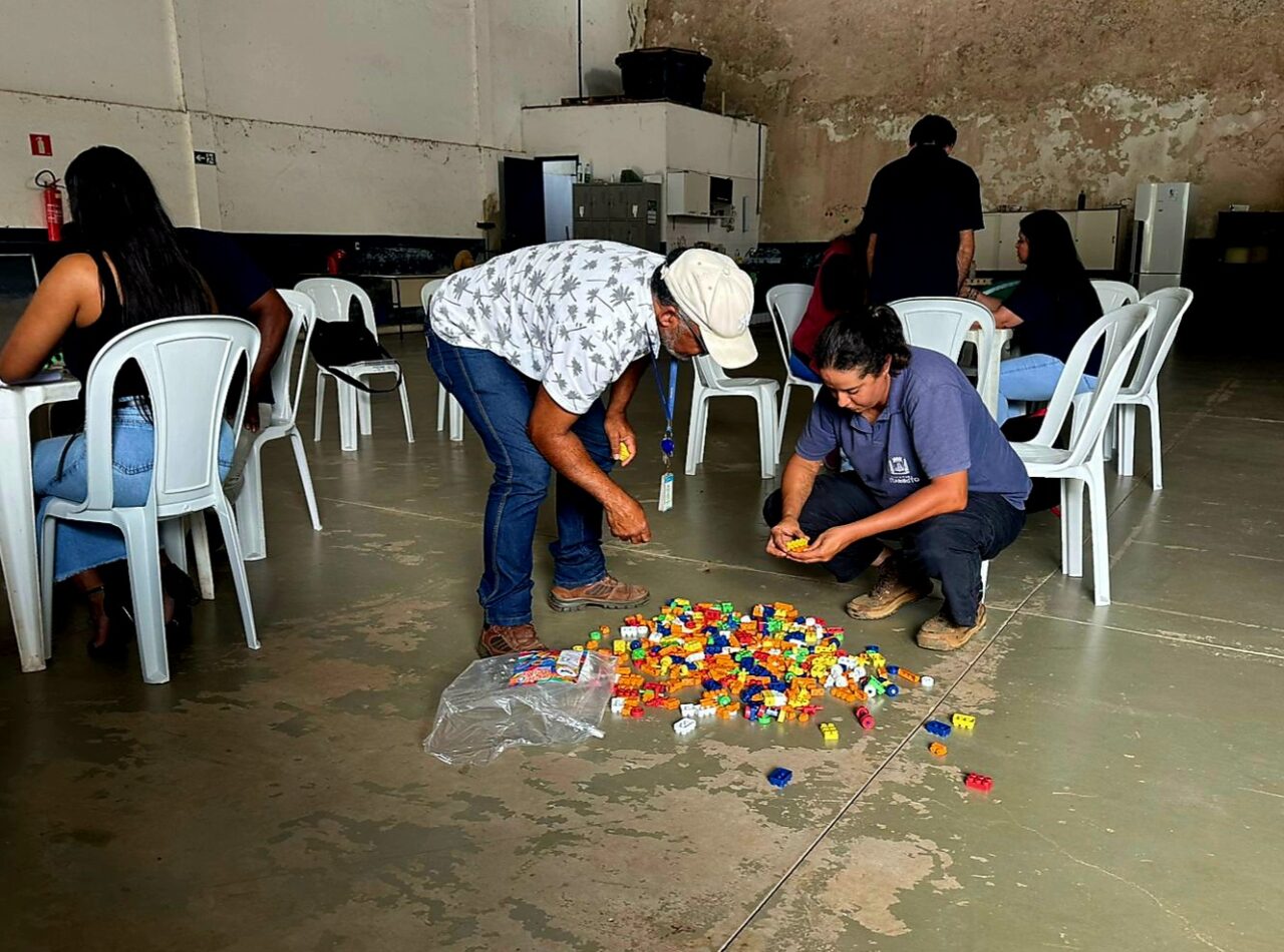 Servidores do viveiro participam de capacitação dada pela equipe do RH