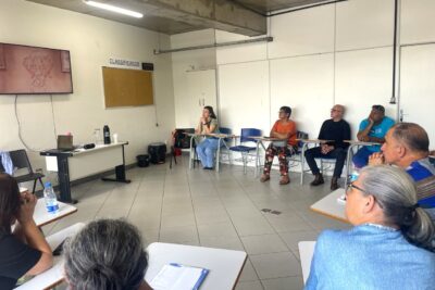 participantes do Prosa sentados em roda